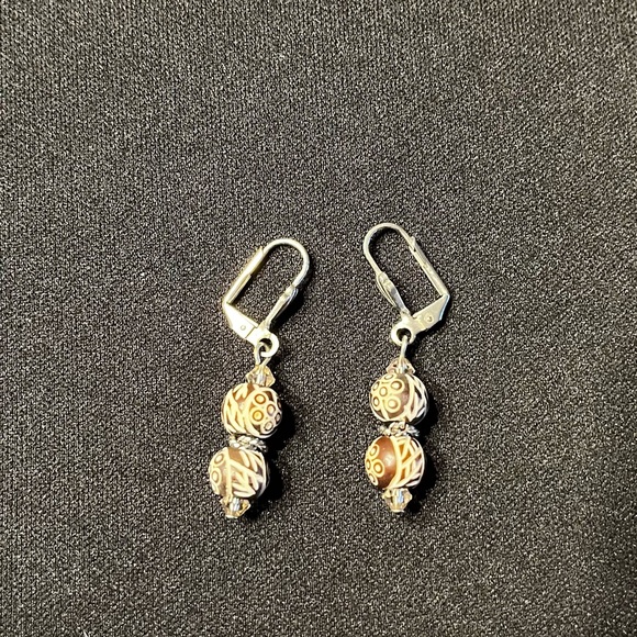 Ladies  earrings - Picture 1 of 1